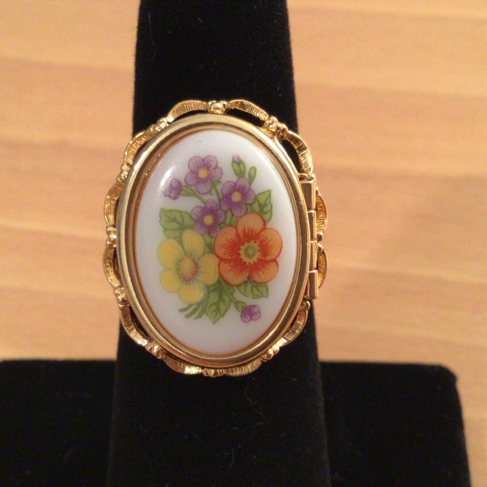 VINTAGE LOCKET RING, AVON FLORAL COSTUME JEWELRY